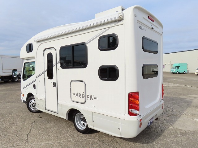 キャンピングカーキャブコン