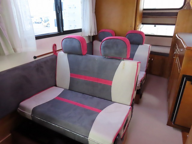 キャンピングカーキャブコン