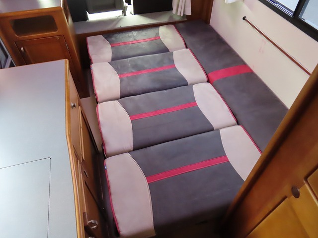 キャンピングカーキャブコン