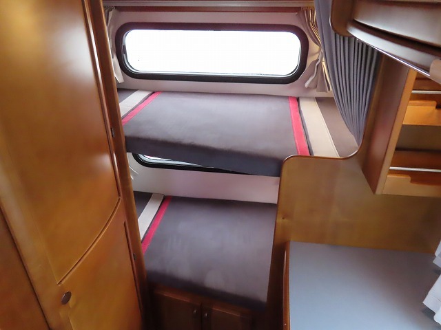 キャンピングカーキャブコン