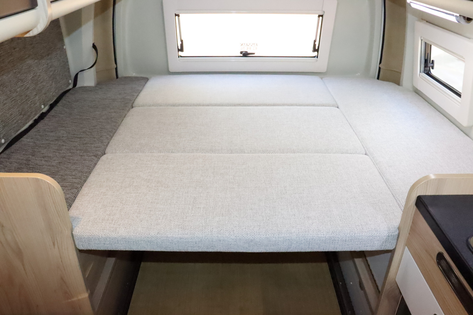 キャンピングカーバンコン