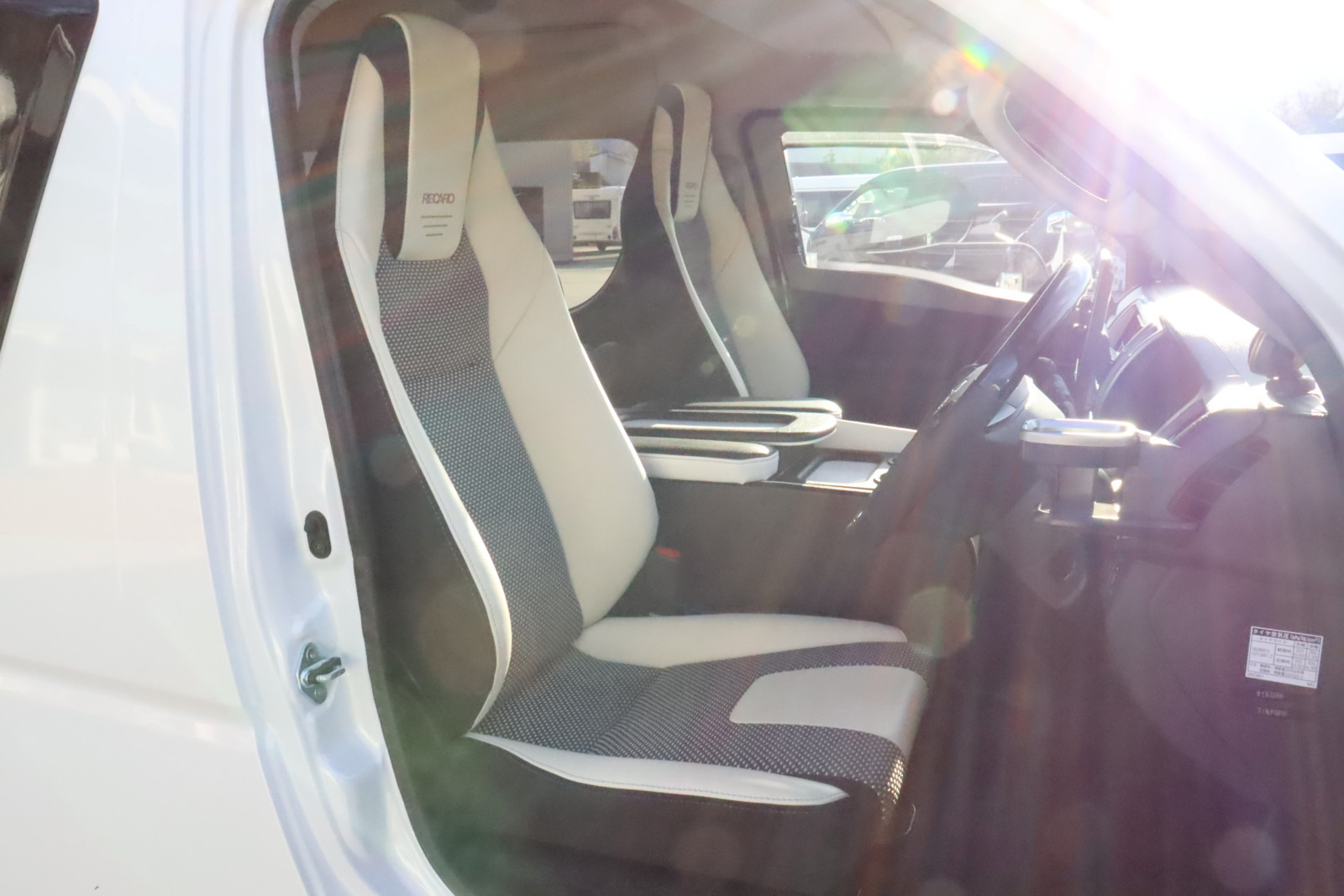 キャンピングカーバンコン