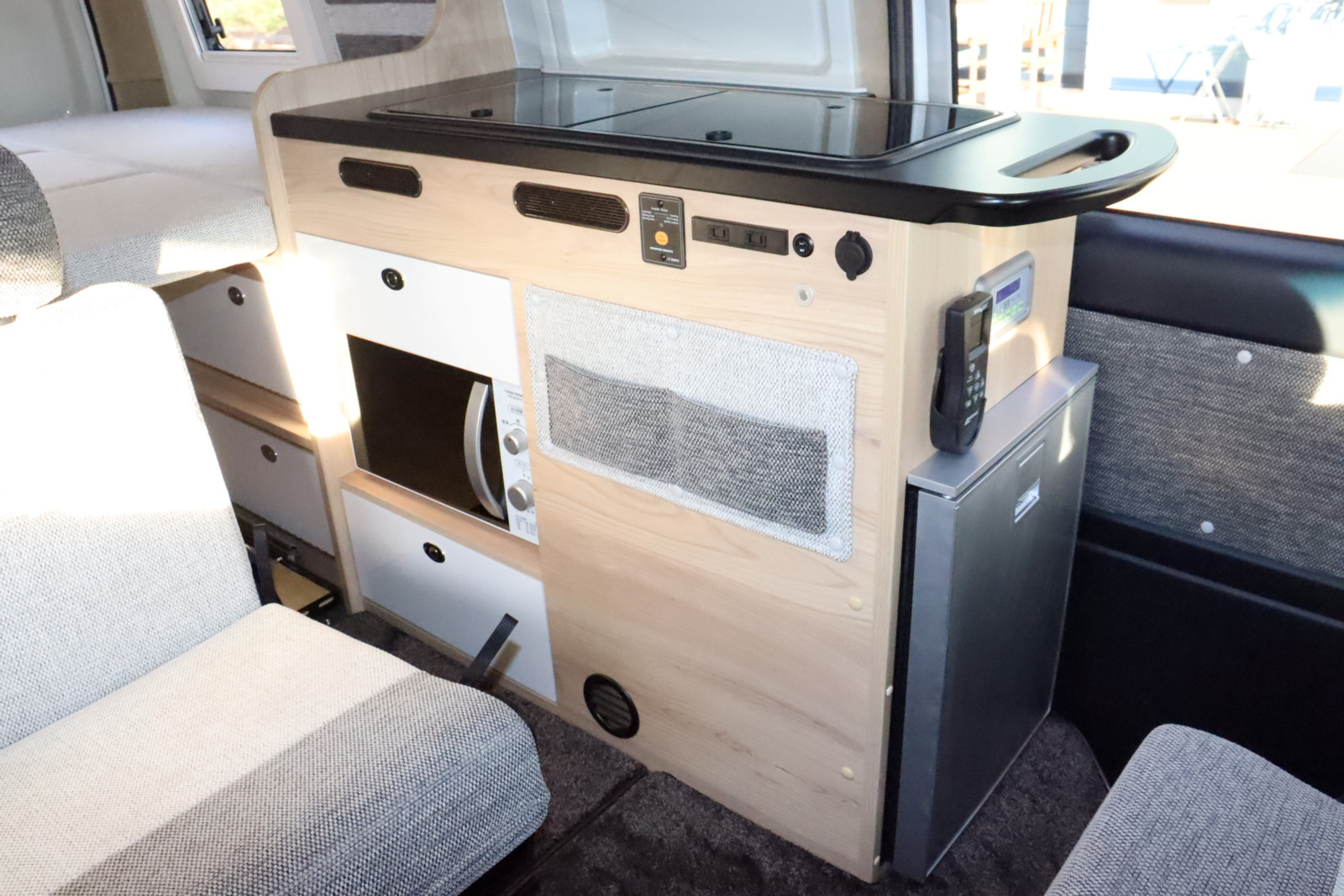 キャンピングカーバンコン