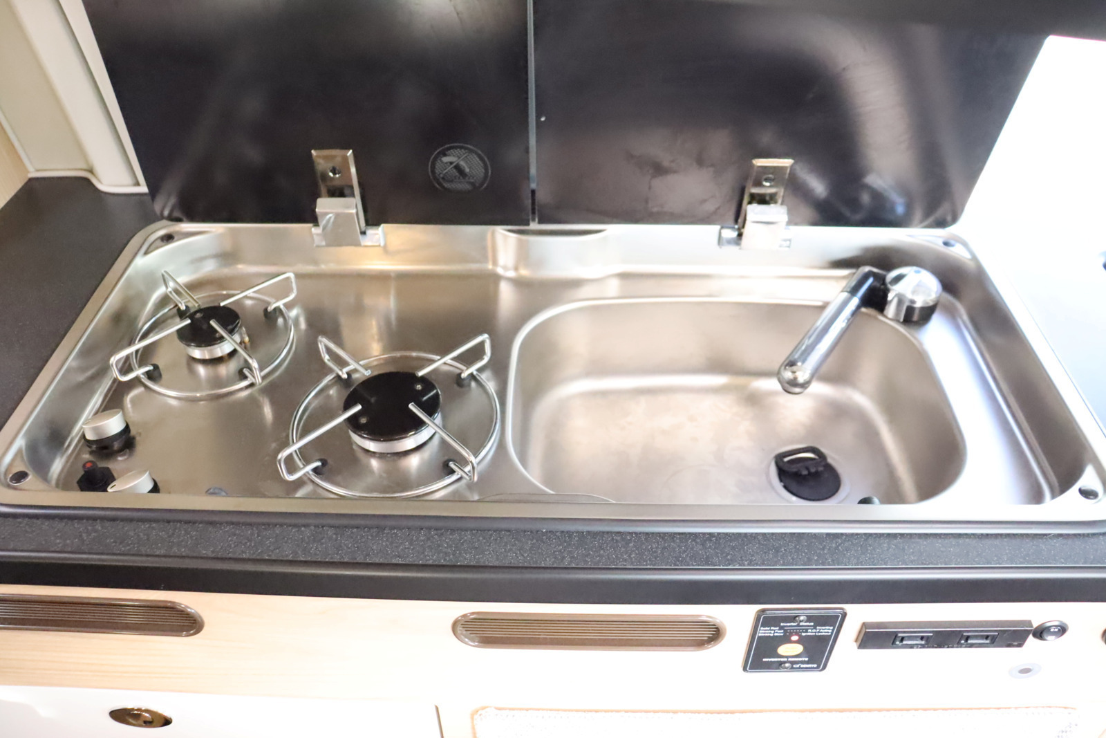 キャンピングカーバンコン