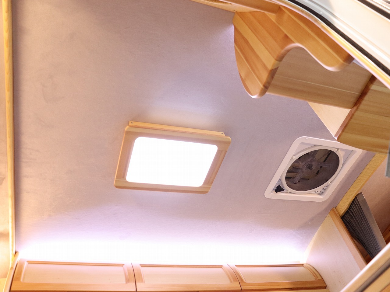 キャンピングカーキャブコン