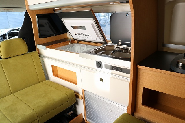 キャンピングカーバンコン