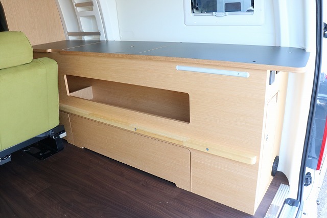 キャンピングカーバンコン