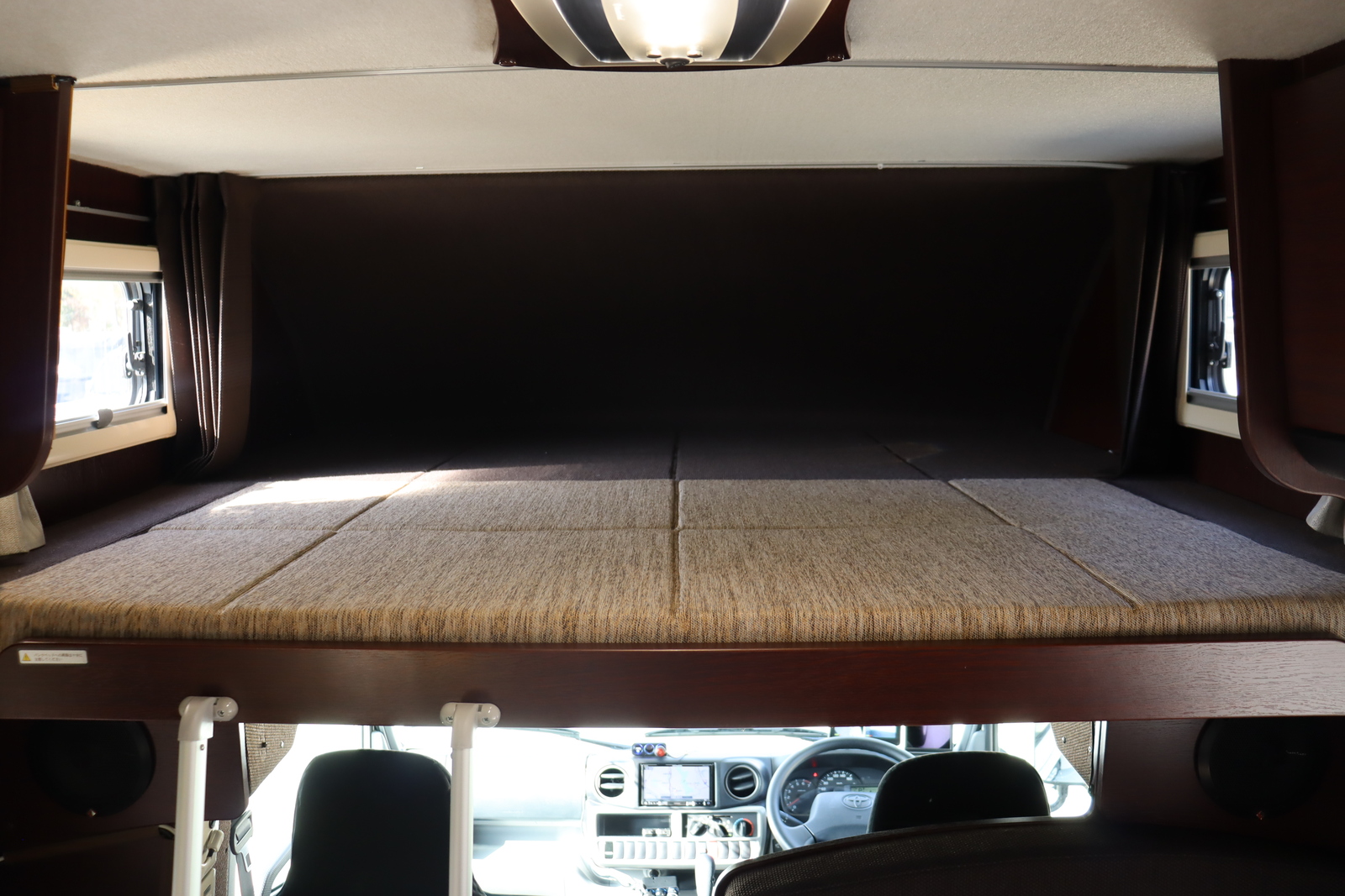 キャンピングカーキャブコン