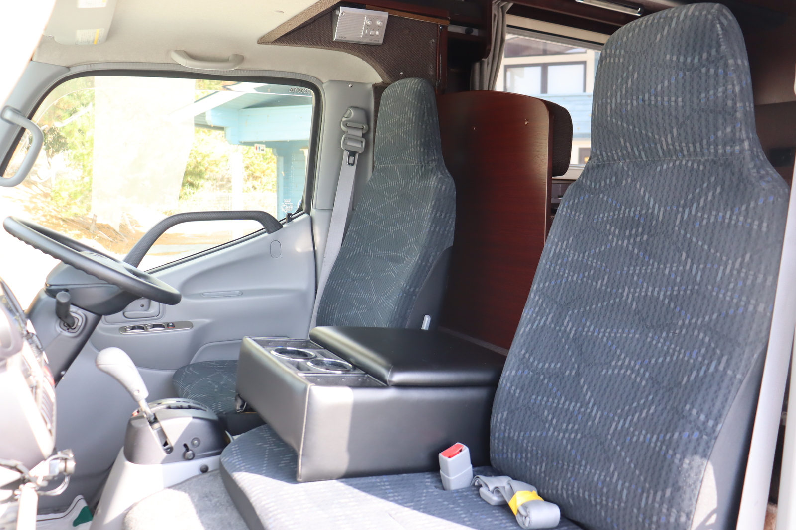 キャンピングカーキャブコン