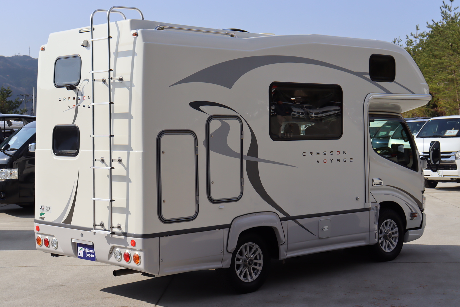 キャンピングカーキャブコン