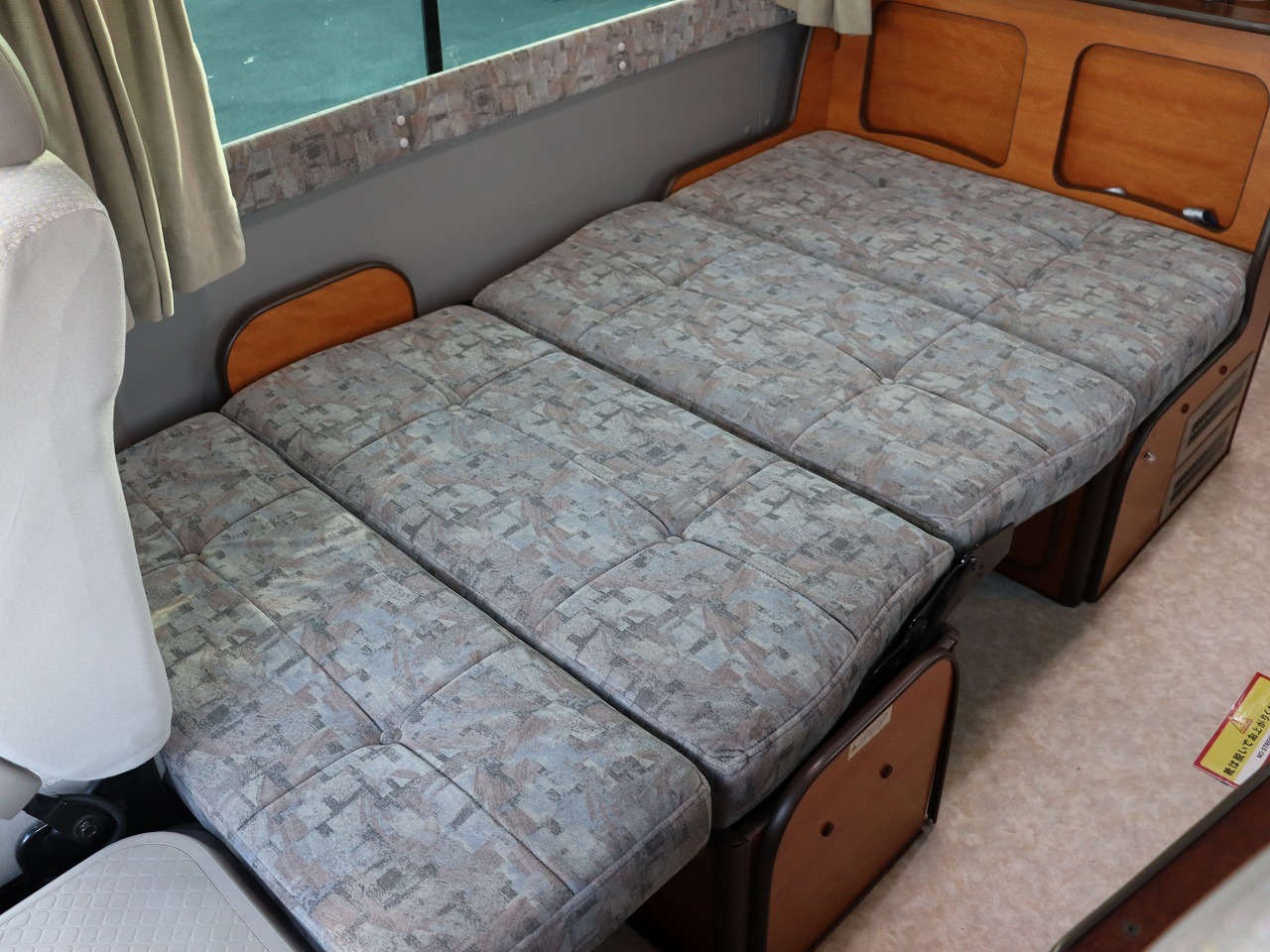 キャンピングカーバスコン