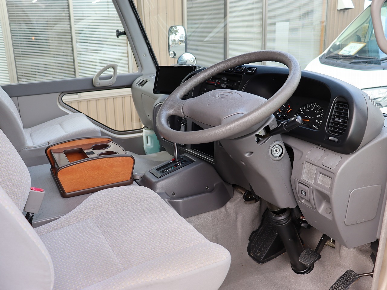 キャンピングカーバスコン