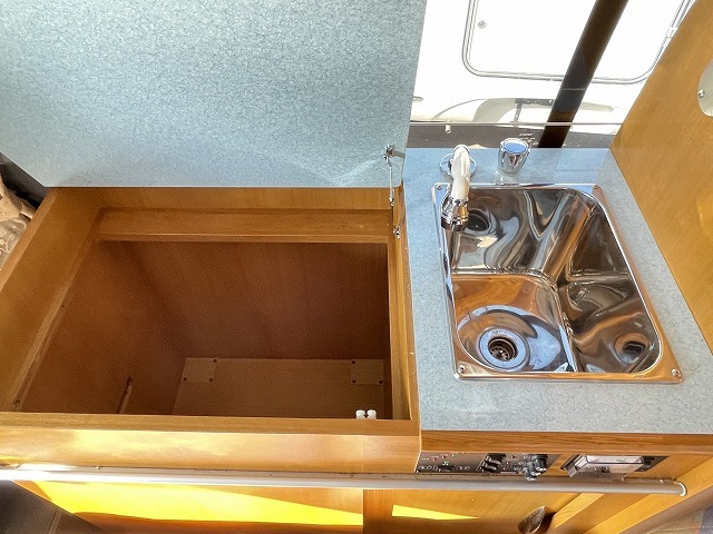 キャンピングカーバンコン