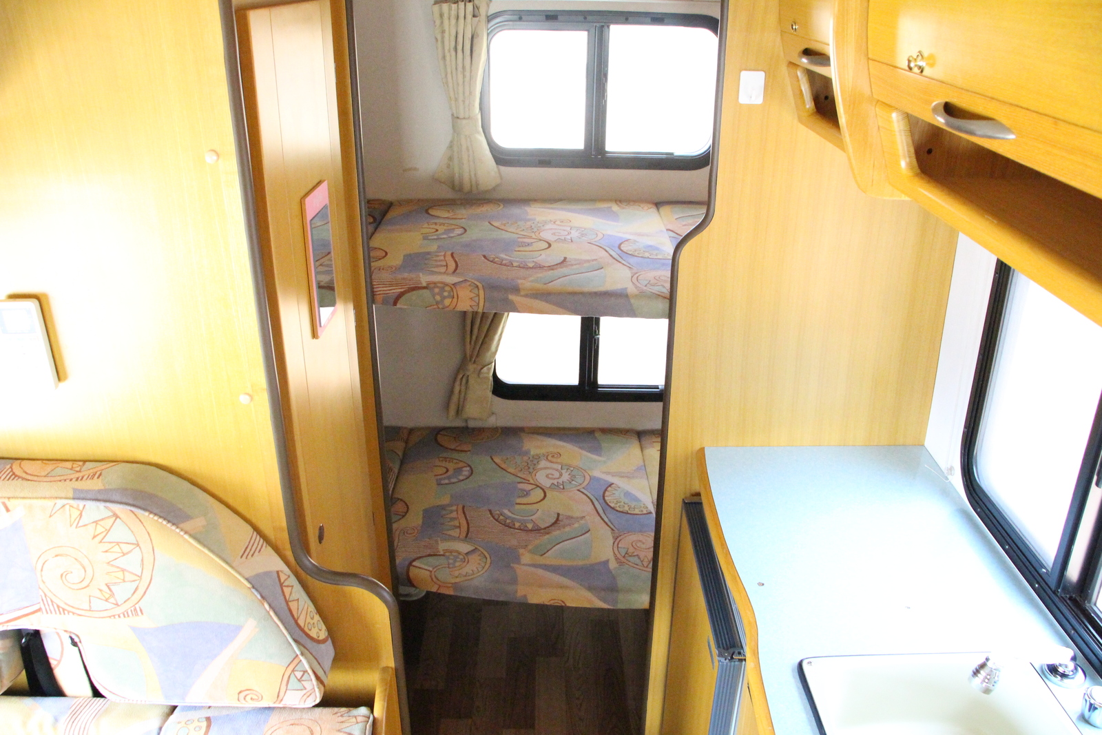 キャンピングカーキャブコン