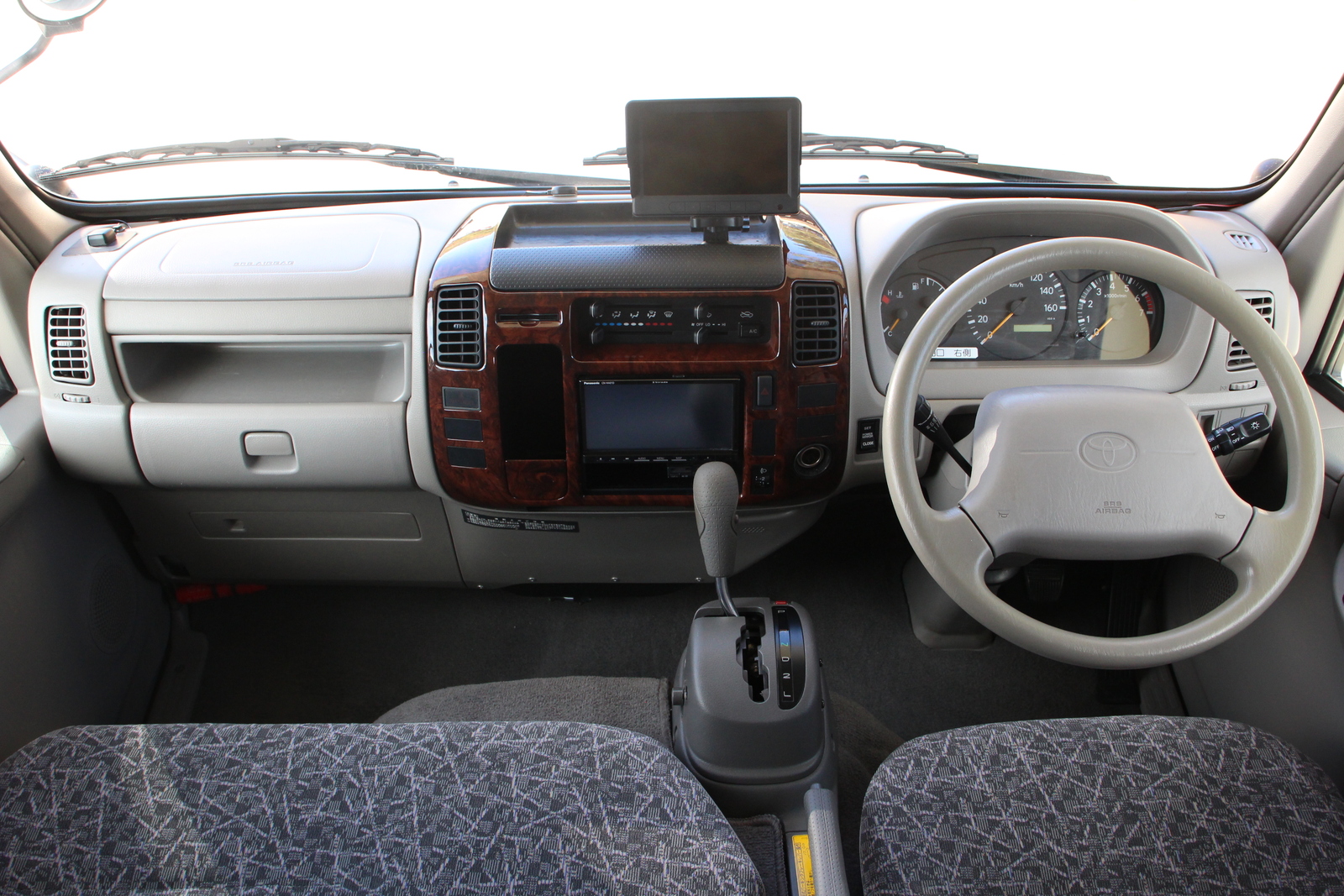 キャンピングカーキャブコン