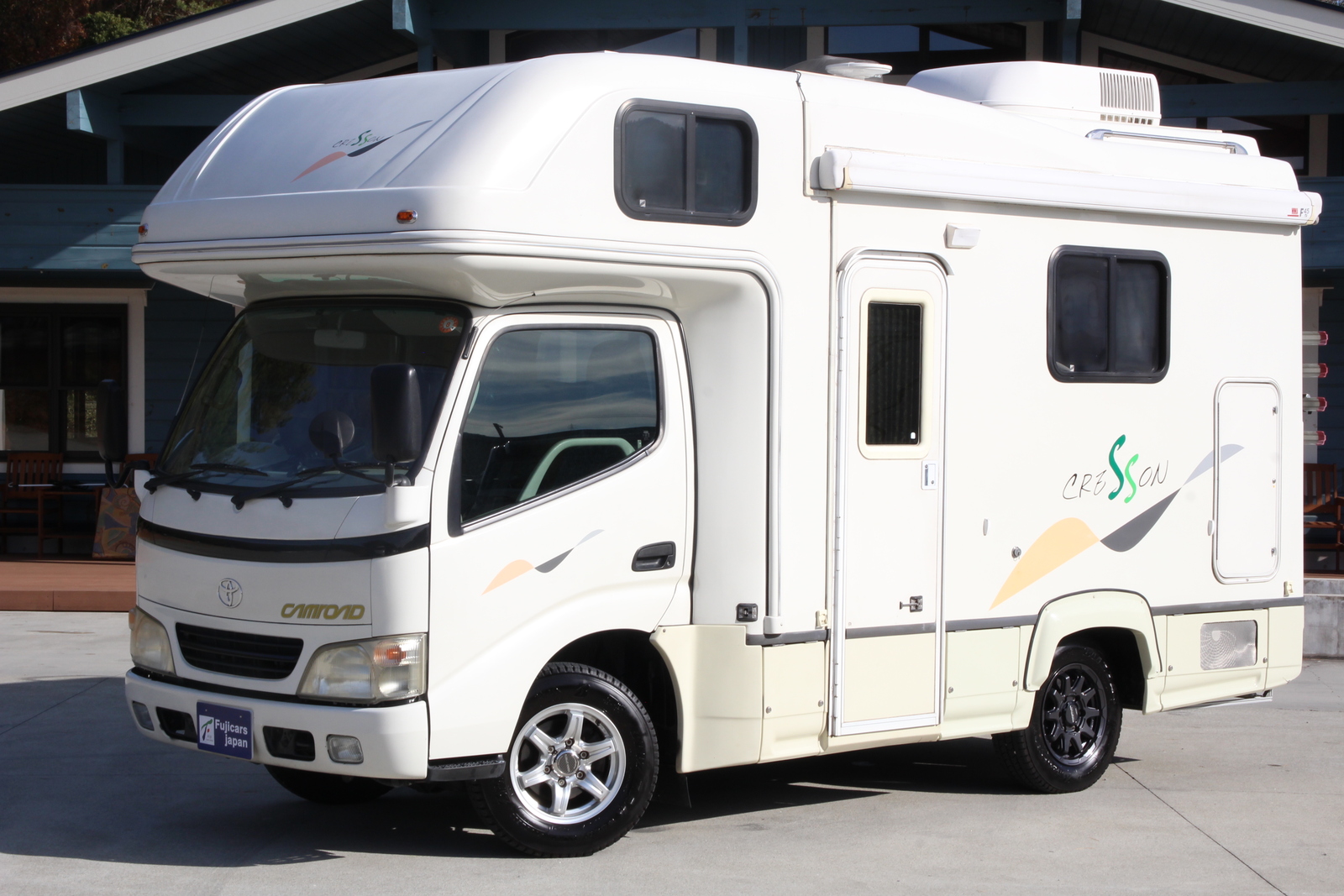 キャンピングカーキャブコン