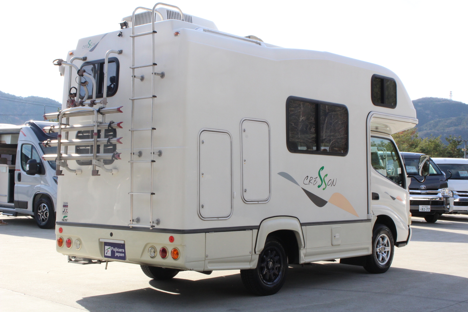 キャンピングカーキャブコン