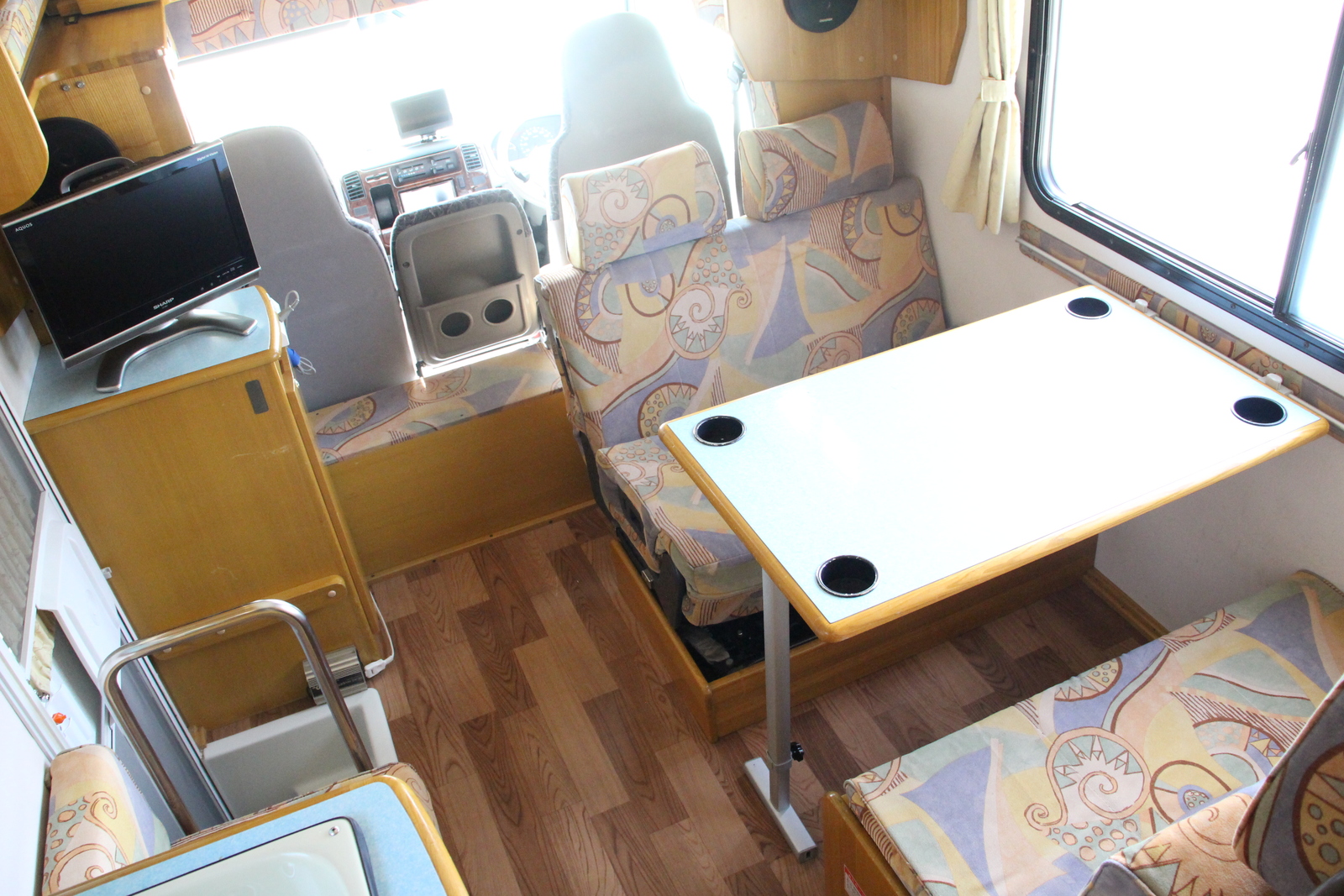 キャンピングカーキャブコン