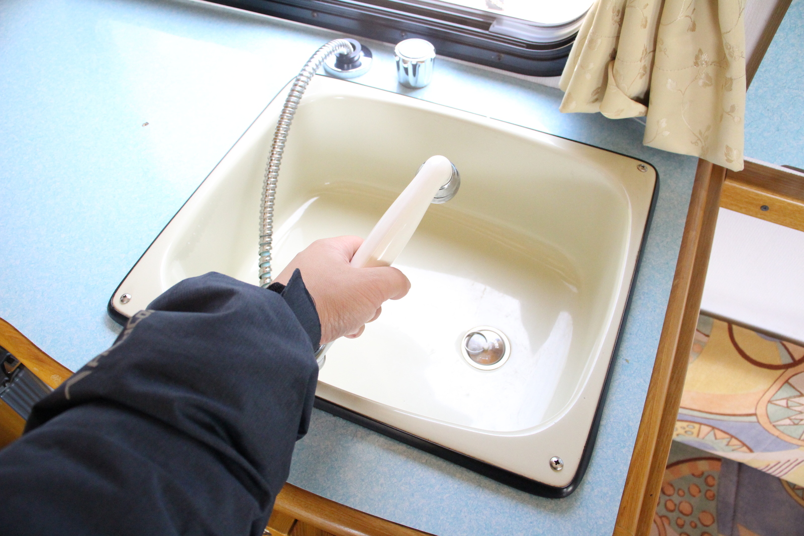 キャンピングカーキャブコン