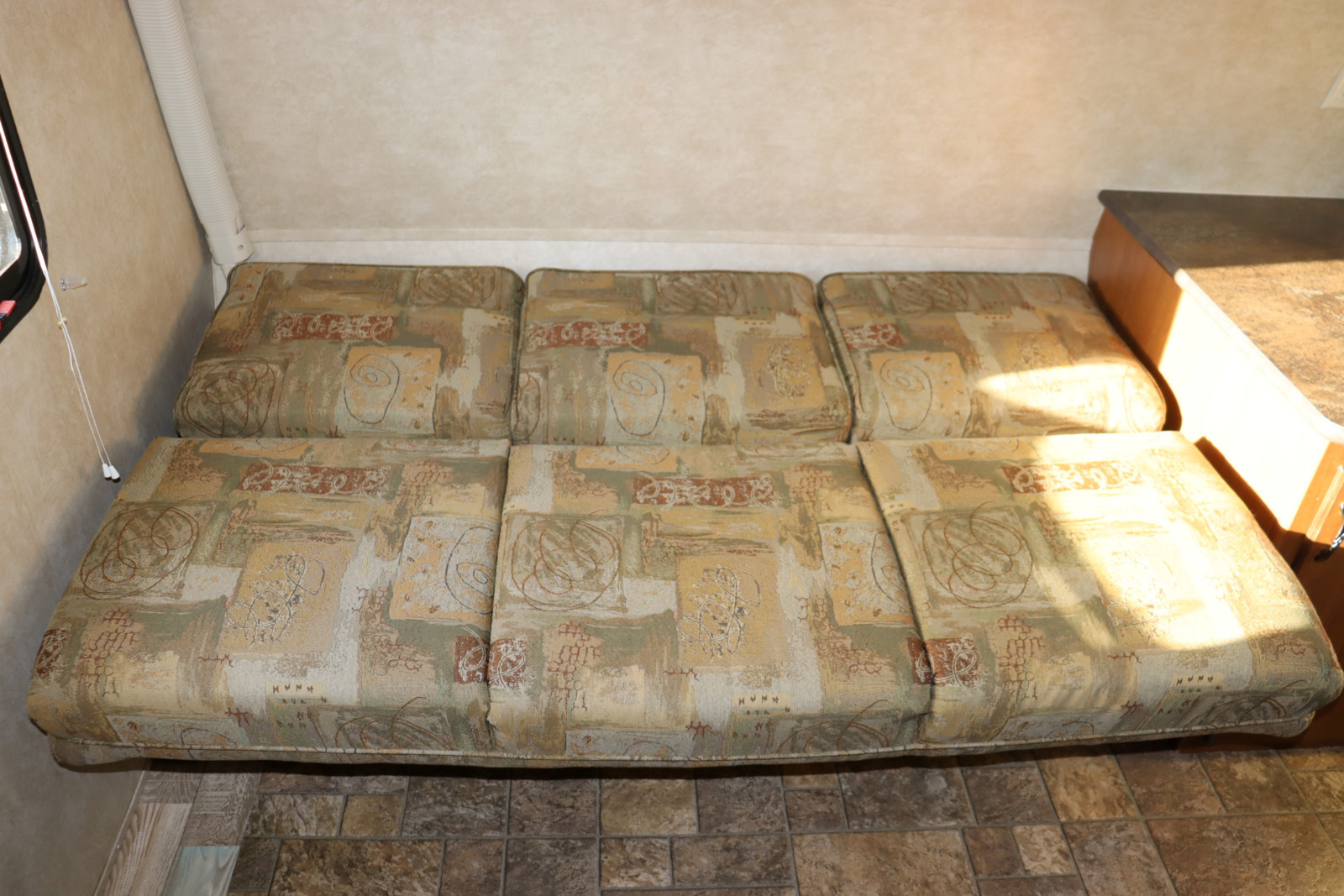 キャンピングカートレーラー