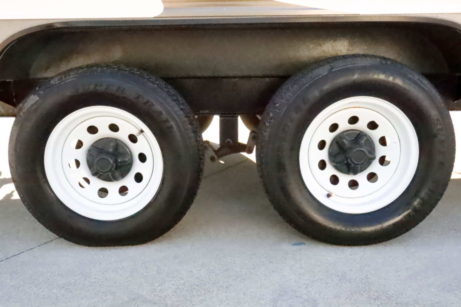 キャンピングカートレーラー