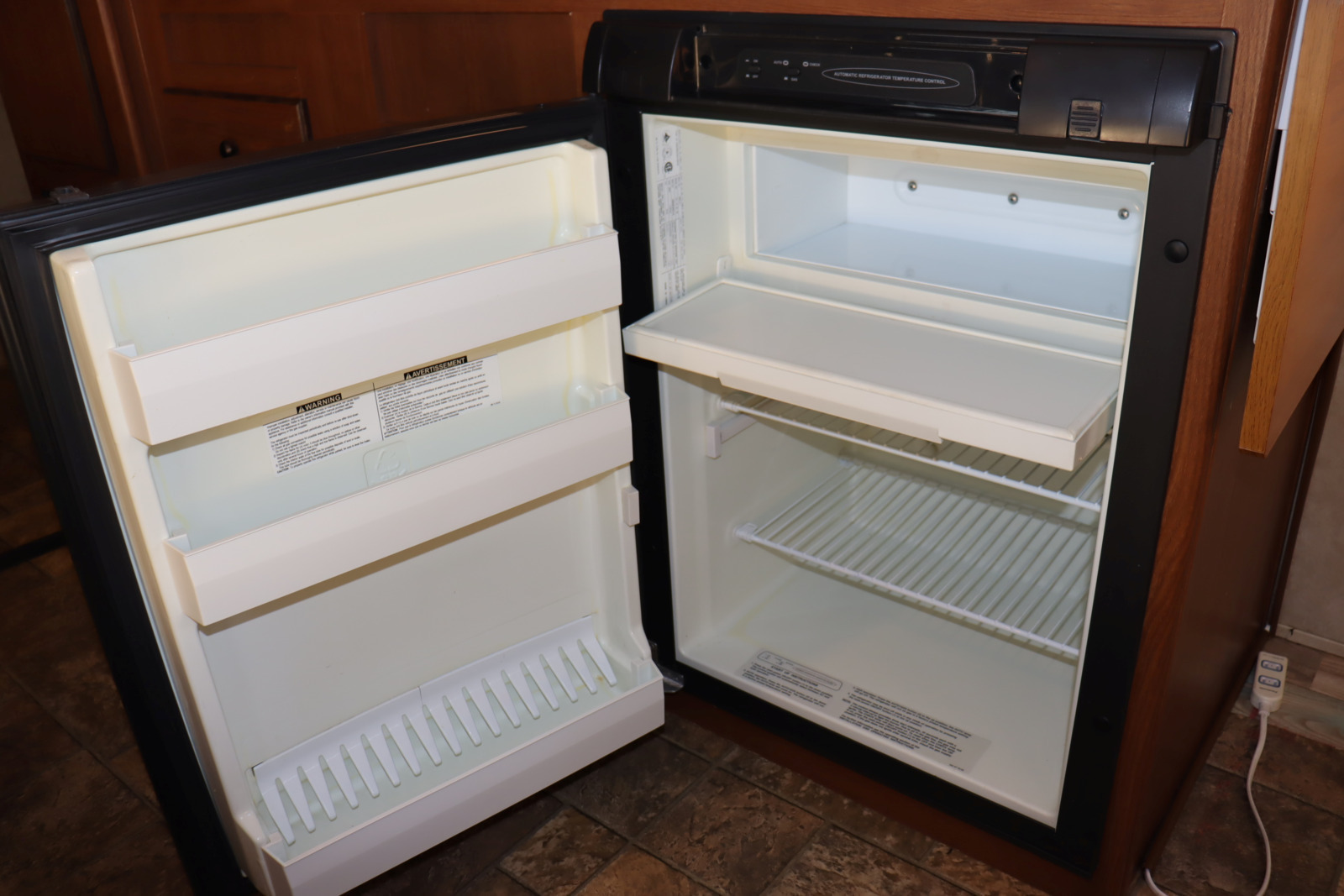 キャンピングカートレーラー