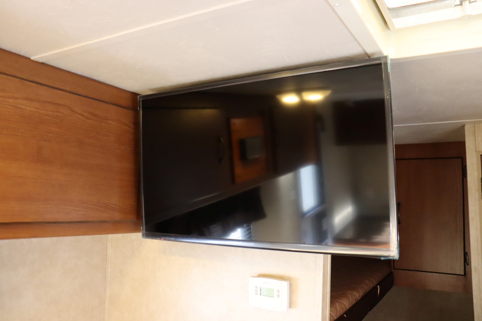 キャンピングカートレーラー