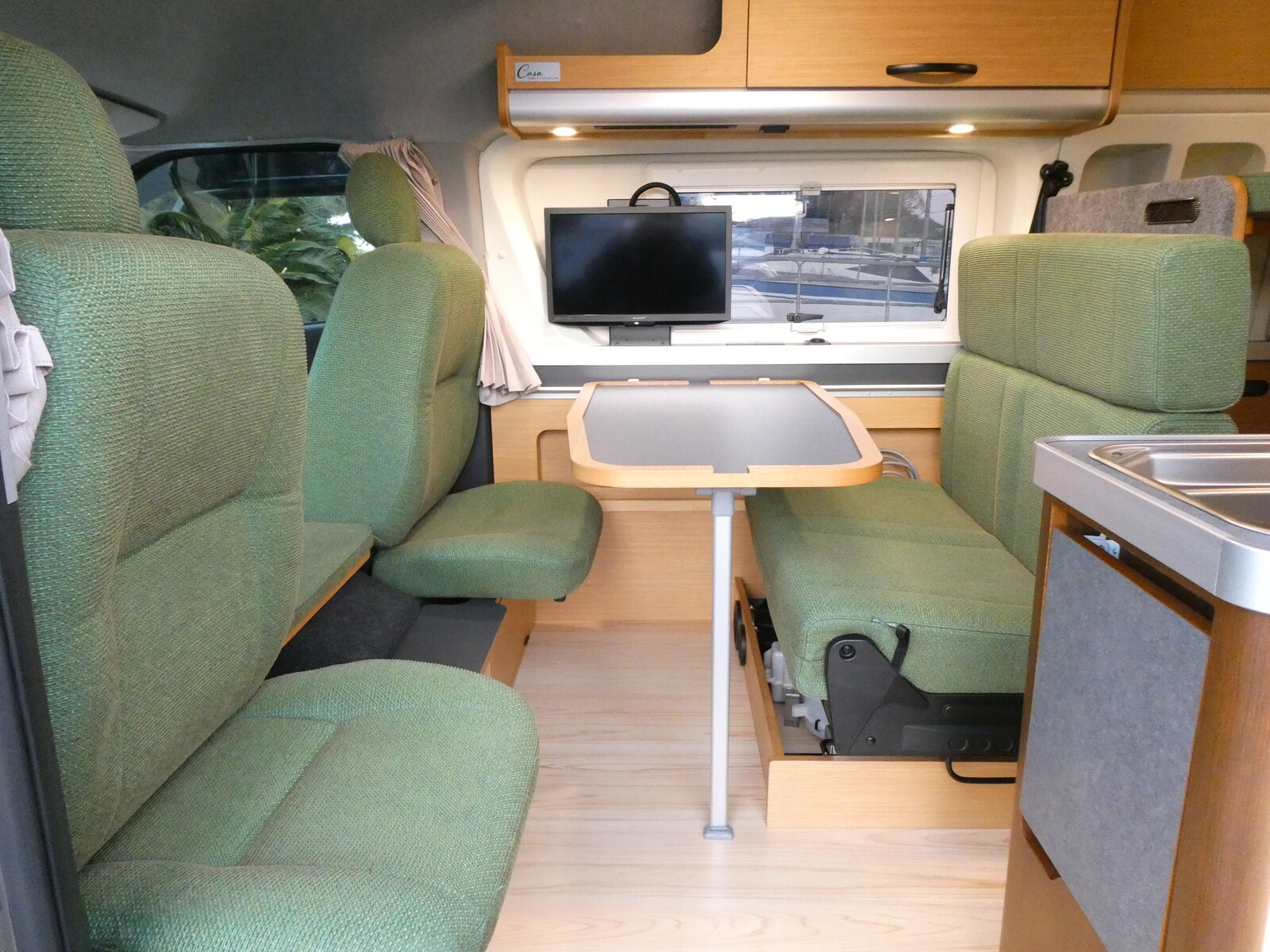 キャンピングカーバンコン