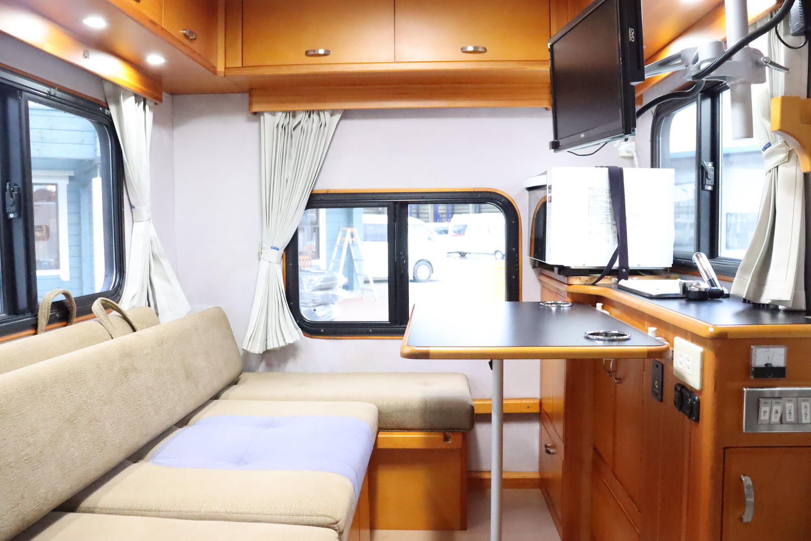 キャンピングカー軽キャンパー