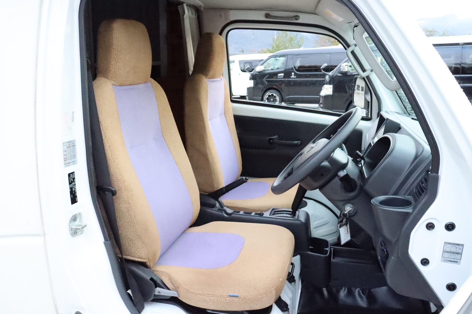 キャンピングカー軽キャンパー