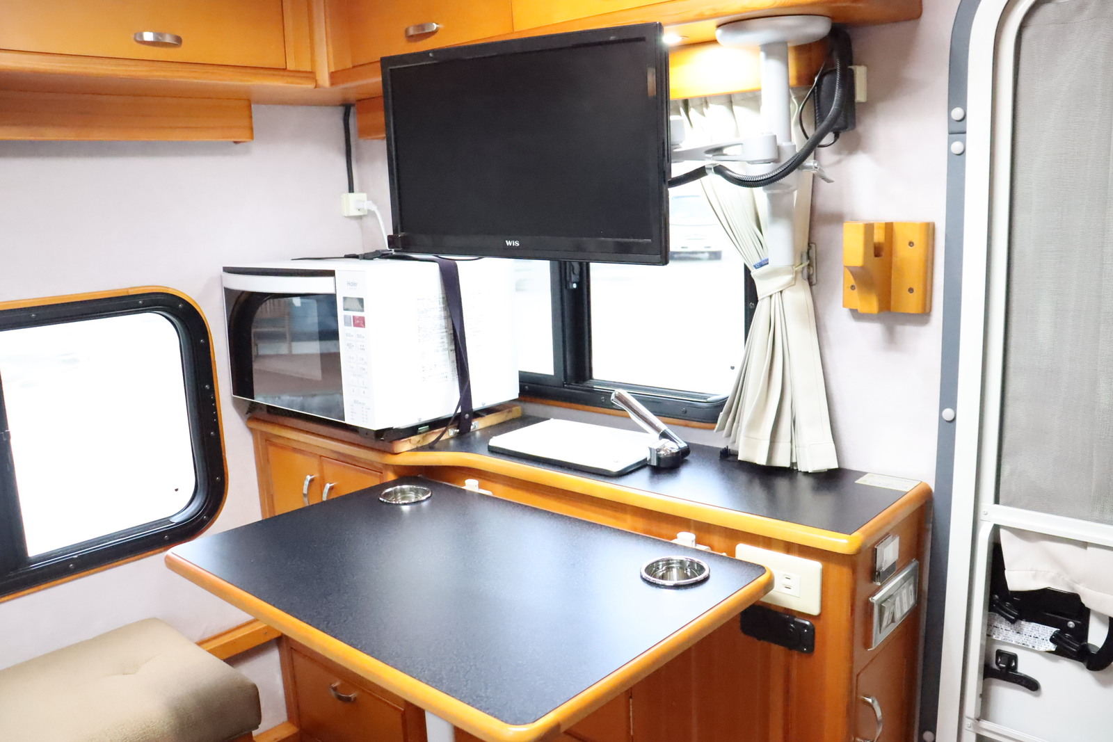 キャンピングカー軽キャンパー