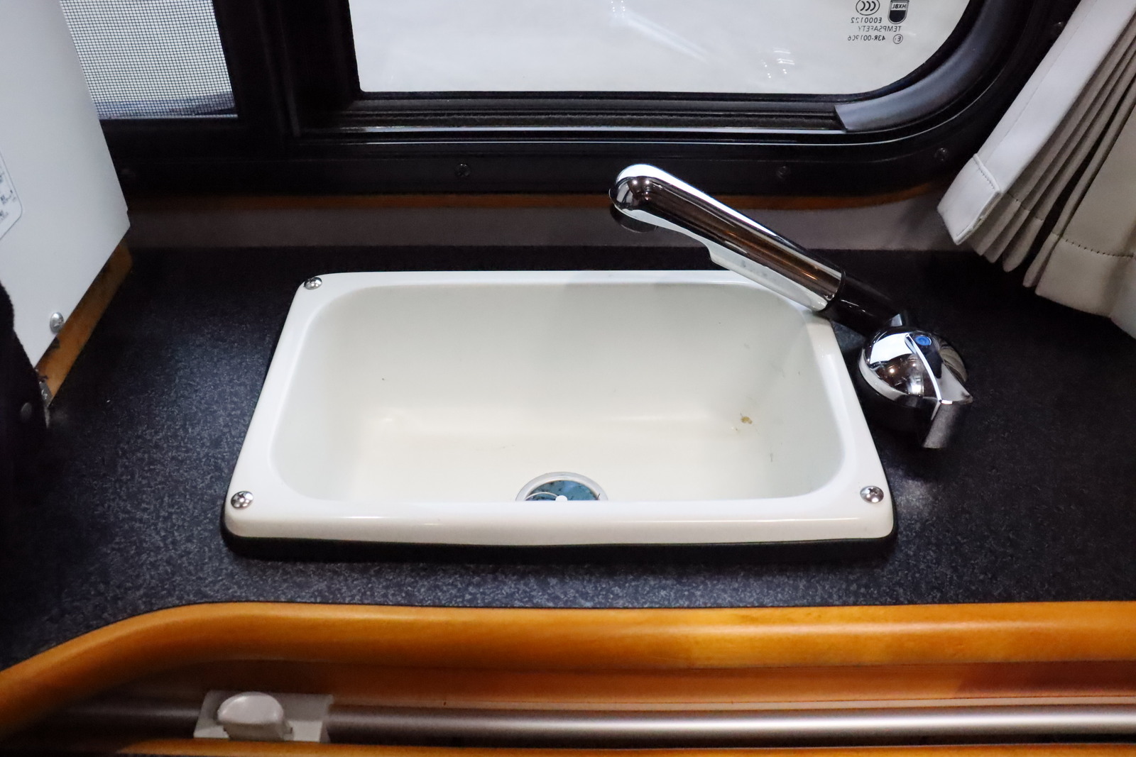 キャンピングカー軽キャンパー