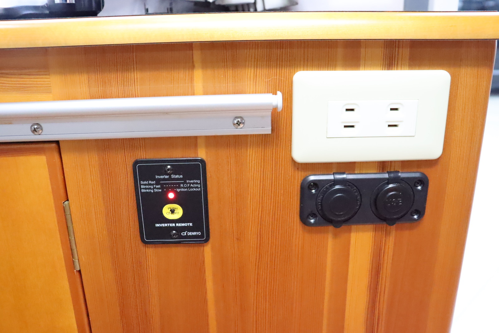 キャンピングカー軽キャンパー