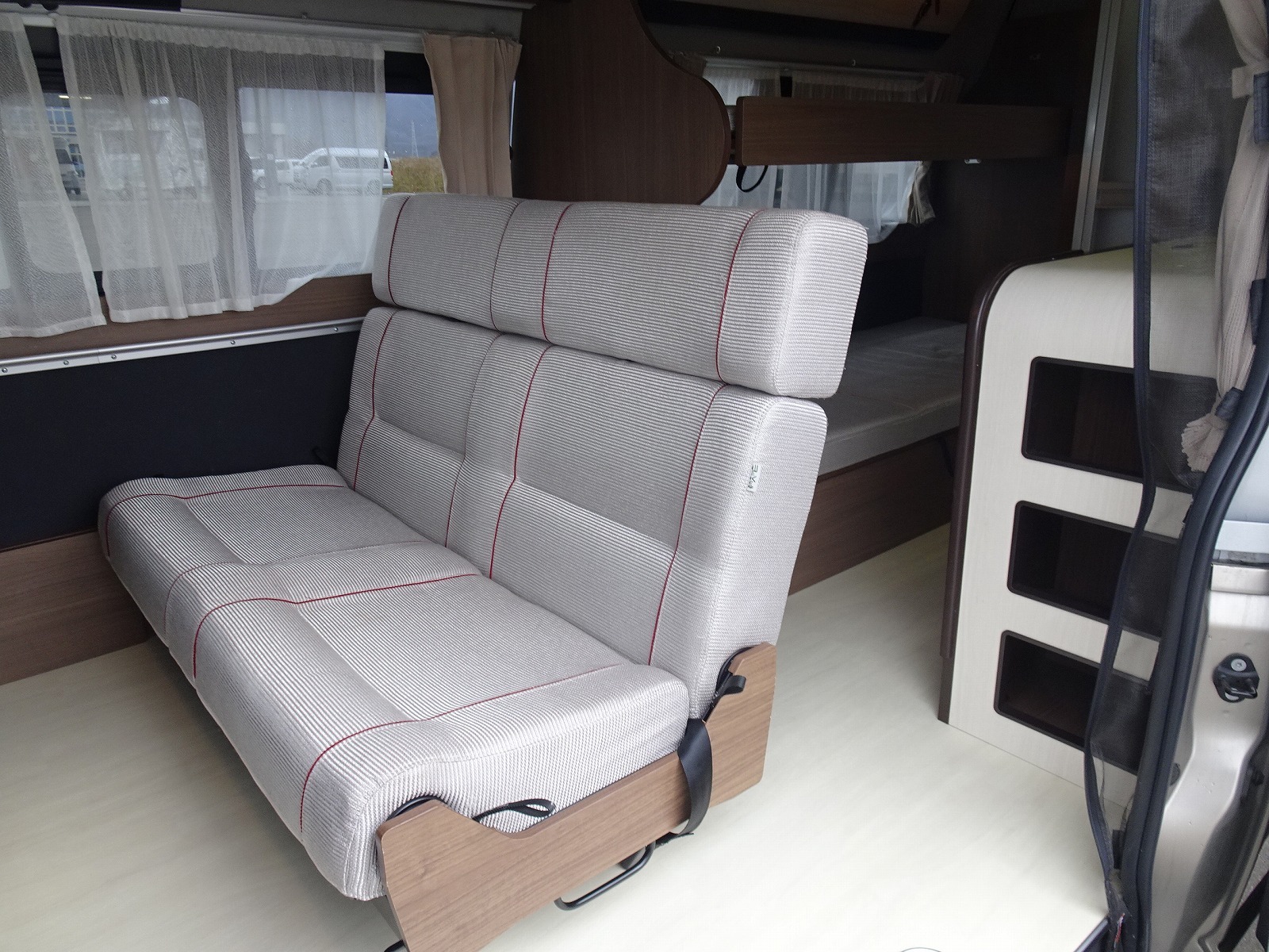 キャンピングカーバンコン