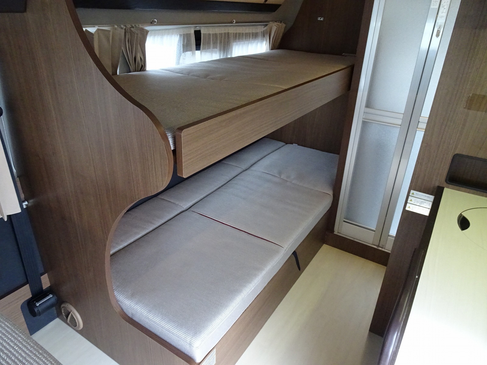 キャンピングカーバンコン