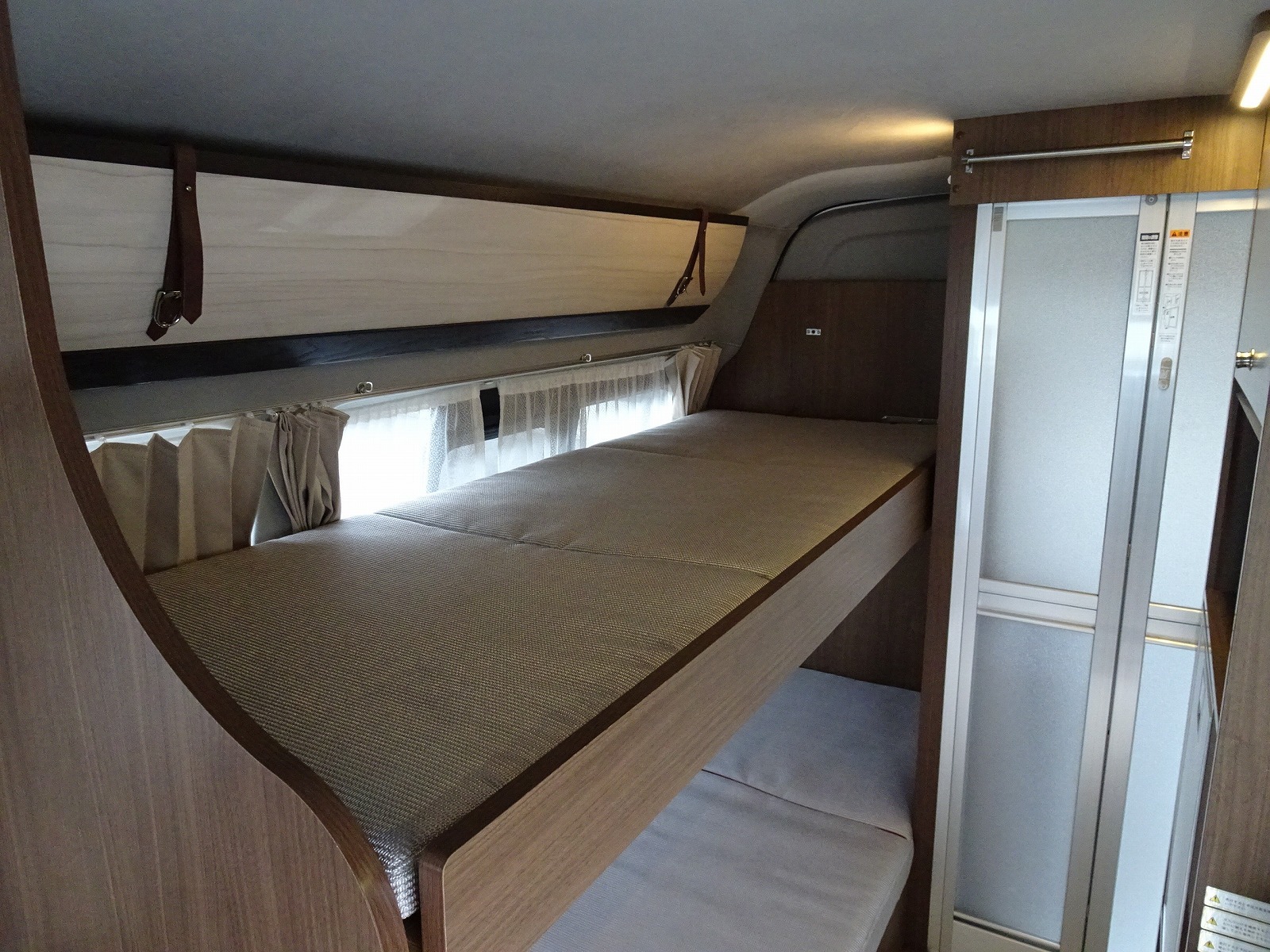 キャンピングカーバンコン