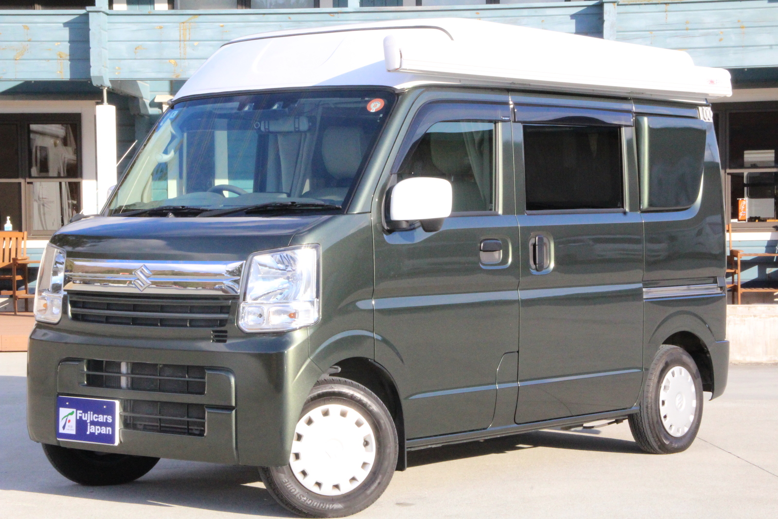 キャンピングカー軽キャンパー