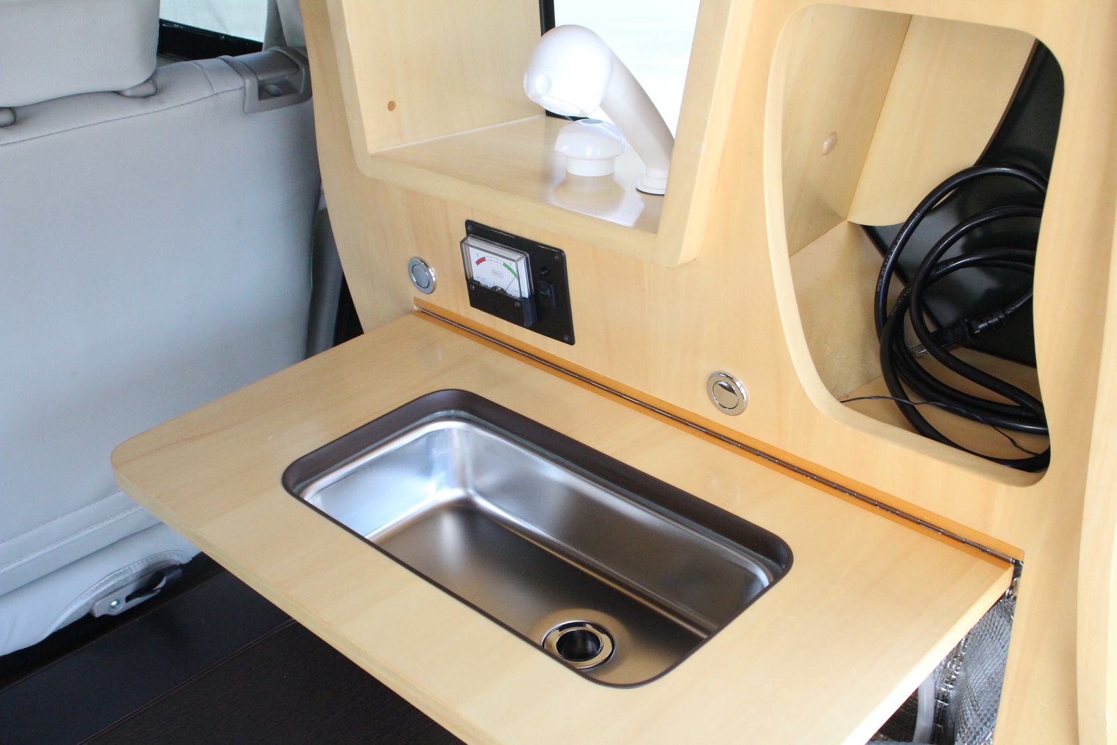 キャンピングカー軽キャンパー