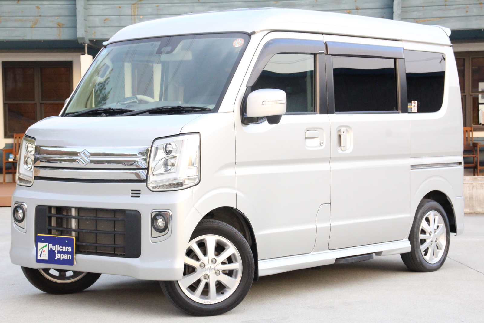 キャンピングカー軽キャンパー