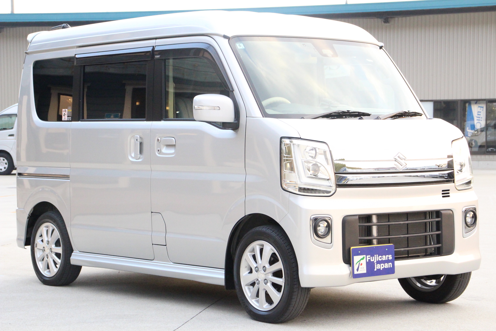 キャンピングカー軽キャンパー