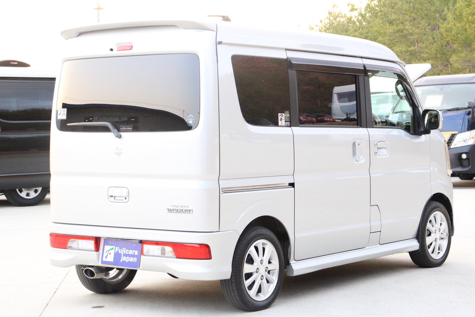 キャンピングカー軽キャンパー