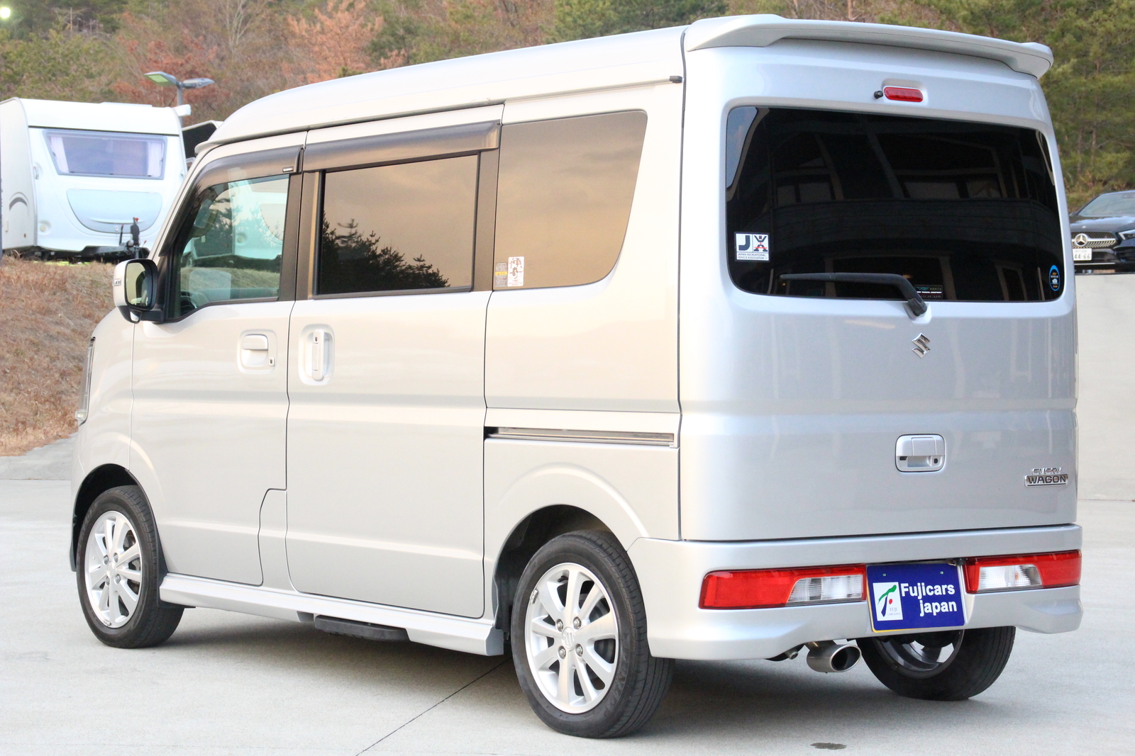 キャンピングカー軽キャンパー