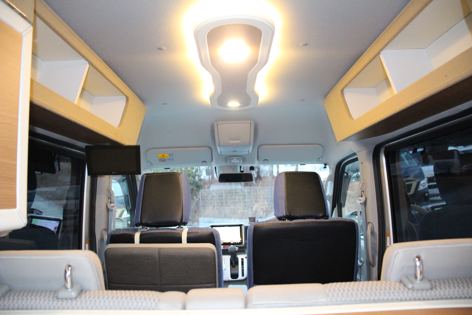 キャンピングカー軽キャンパー