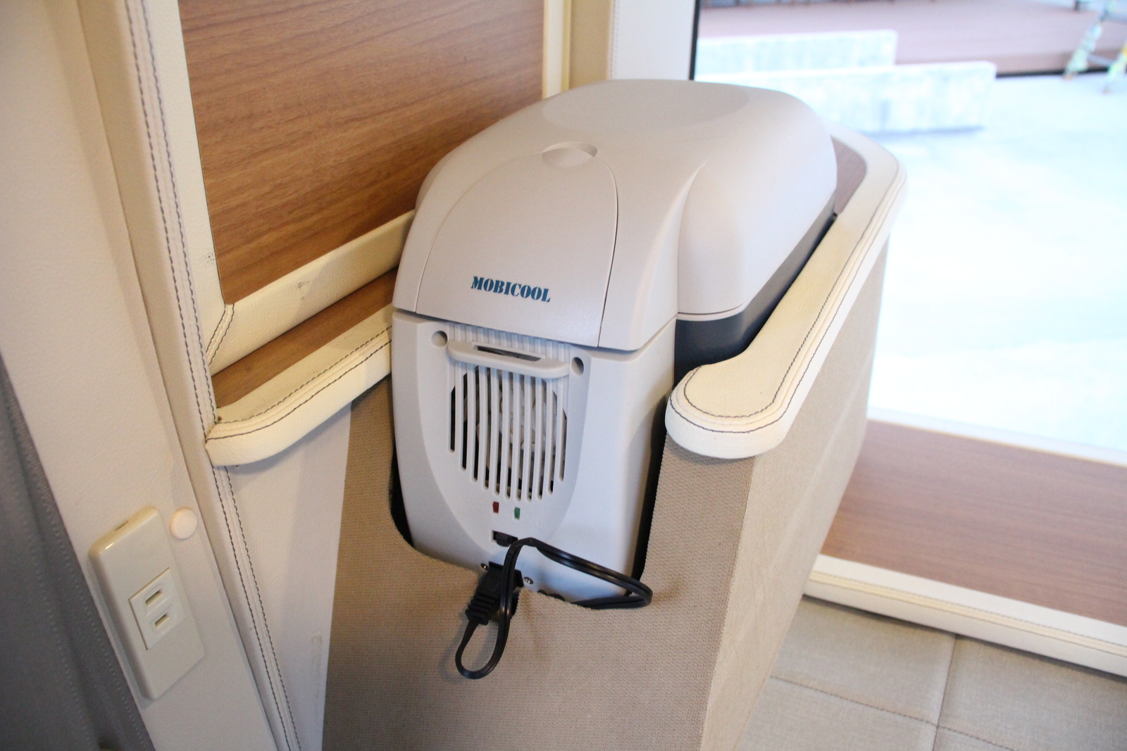 キャンピングカー軽キャンパー