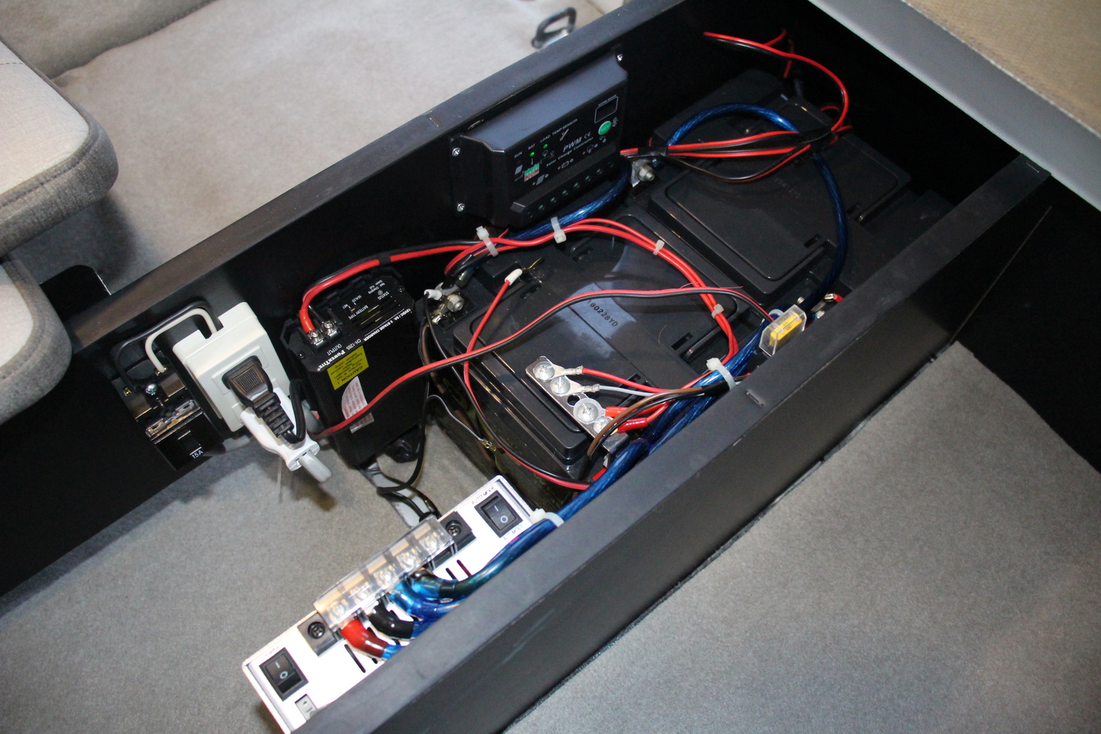 キャンピングカー軽キャンパー