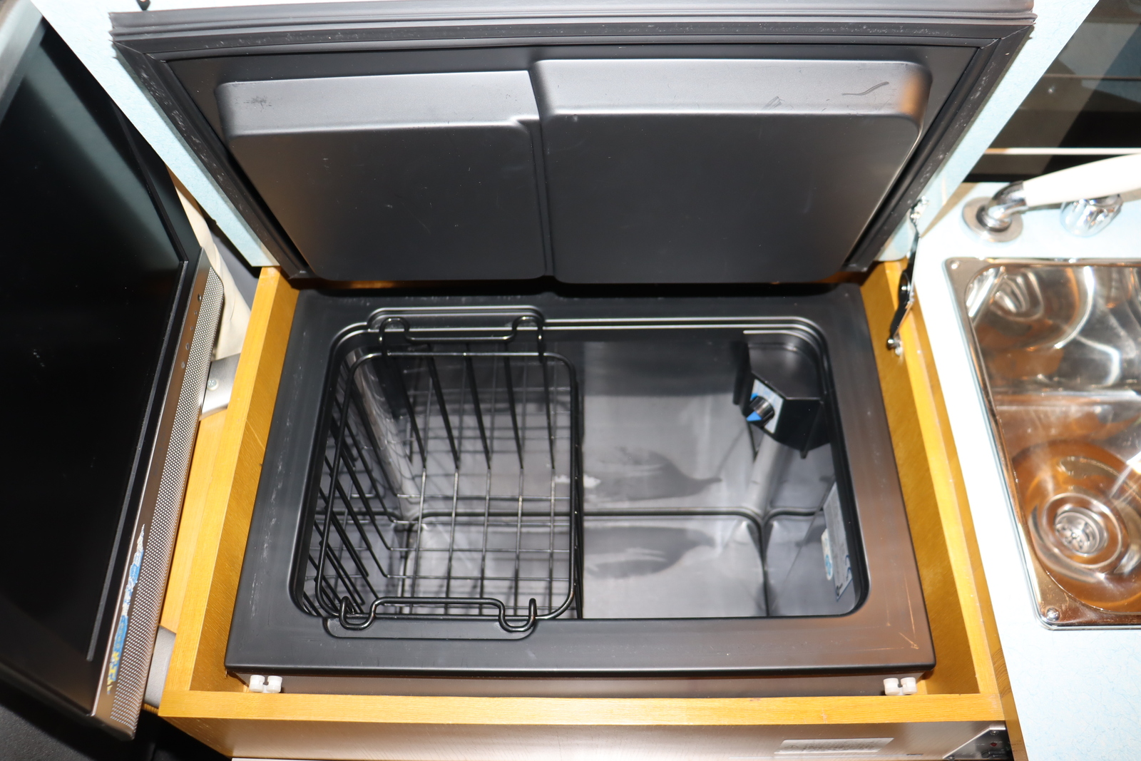 キャンピングカーバンコン