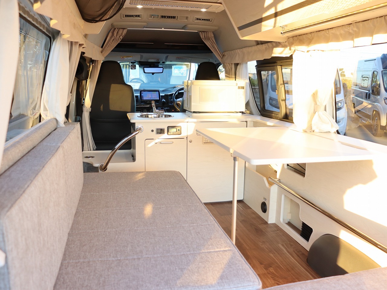 キャンピングカーバンコン