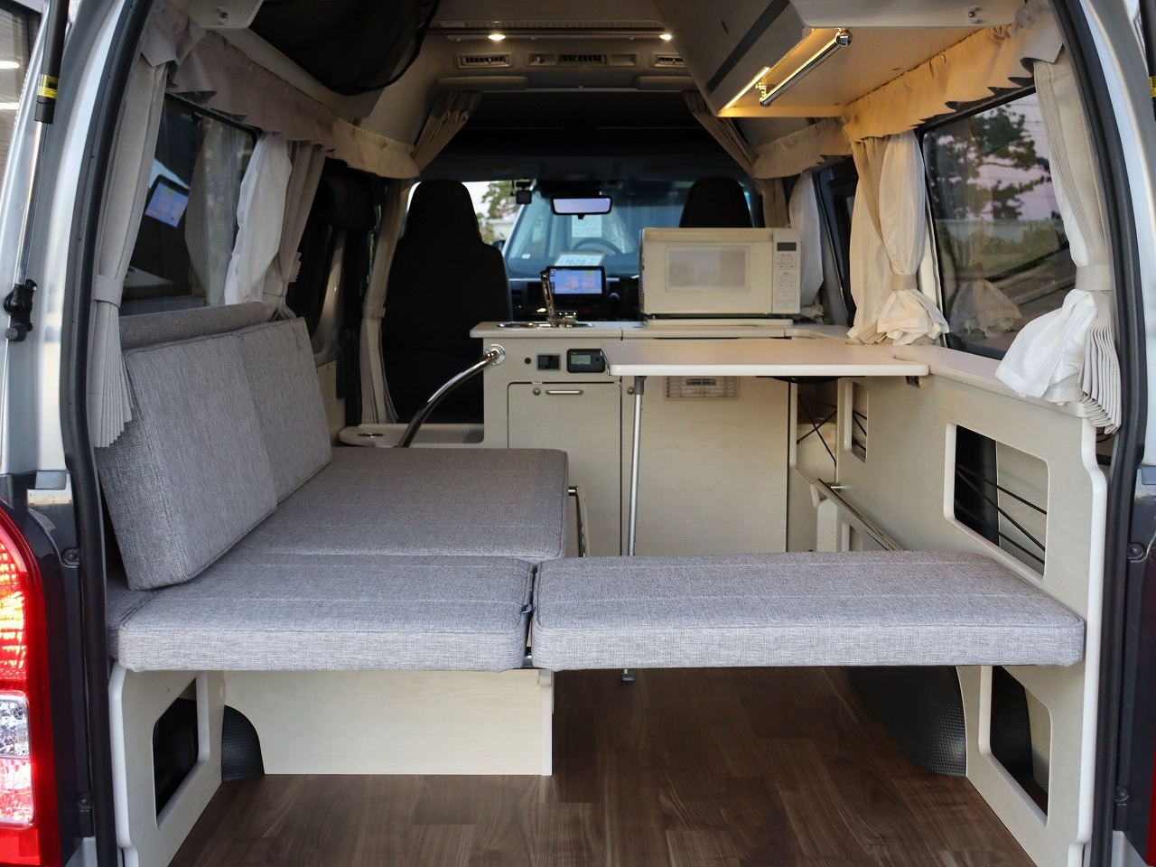 キャンピングカーバンコン