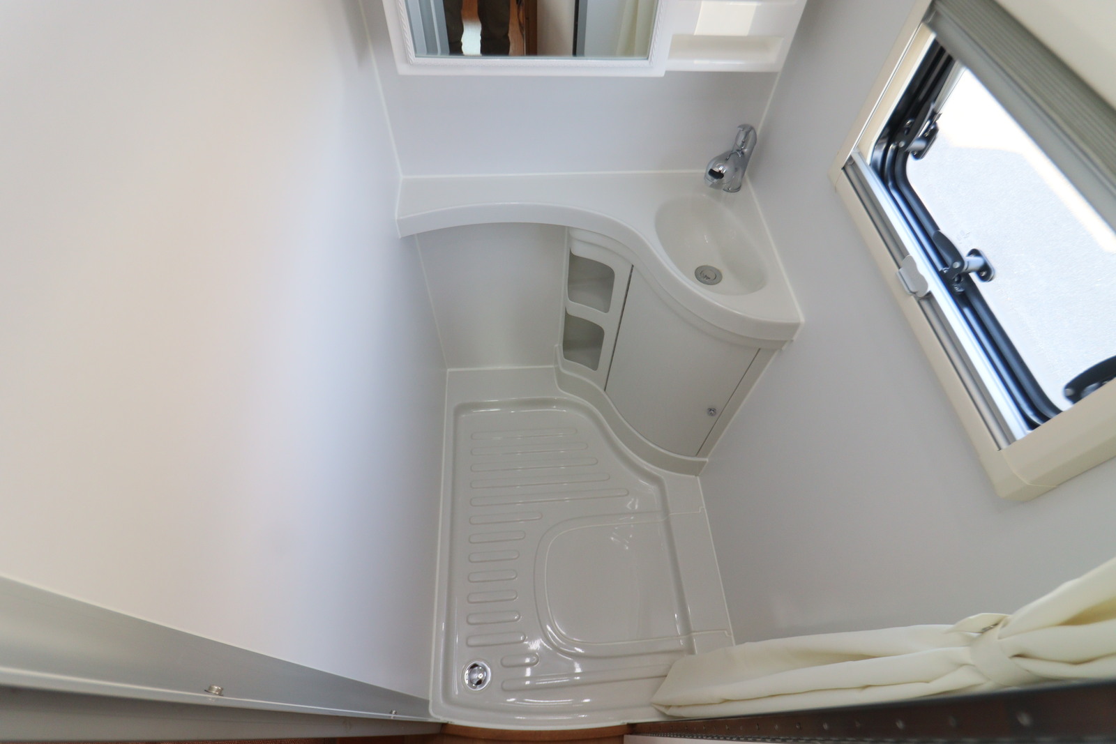 キャンピングカーキャブコン