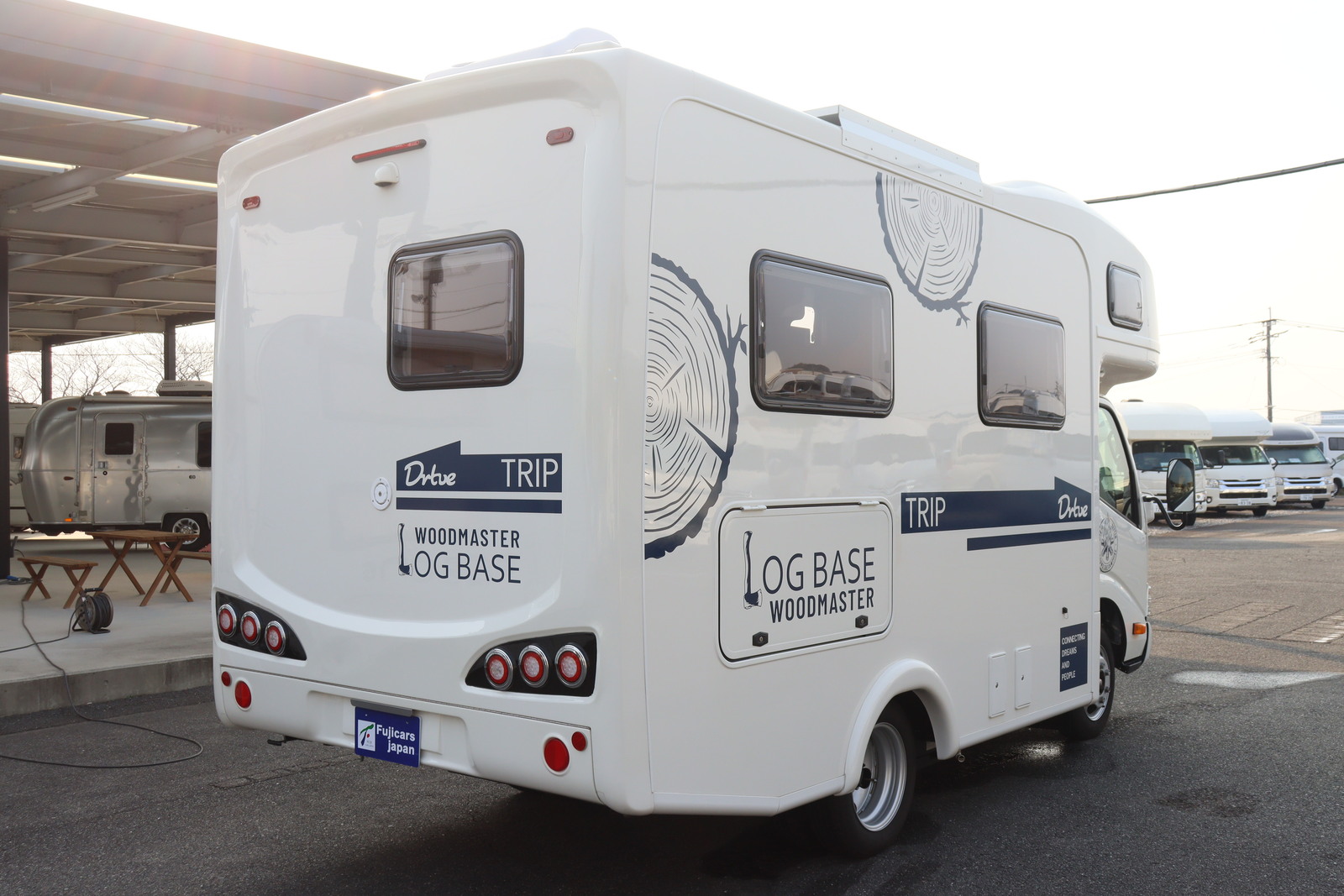 キャンピングカーキャブコン